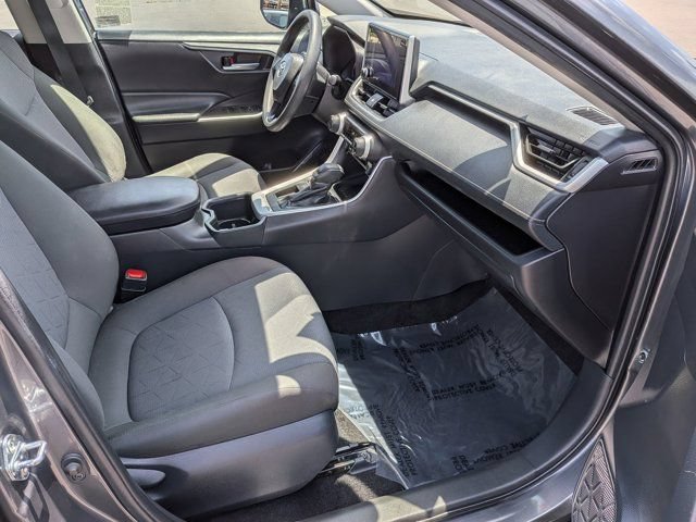 Used 2025 Toyota RAV4 XLE FWD image 5