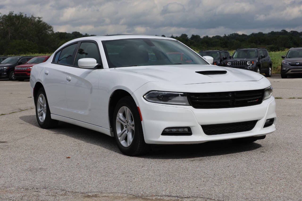 Used 2022 Dodge Charger SXT w/ Driver Convenience Group RWD image 4