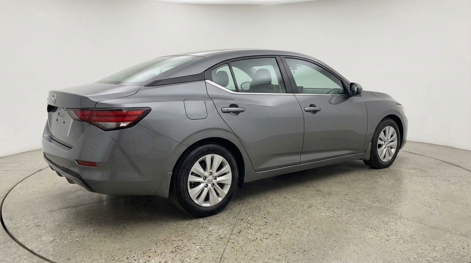 Used 2025 Nissan Sentra S FWD image 9