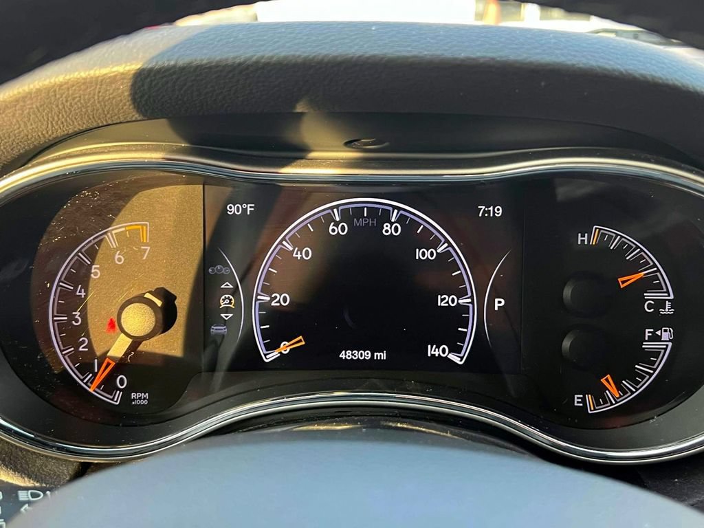 Used 2020 Jeep Grand Cherokee Laredo w/ Security & Convenience Group AWD/4WD image 26