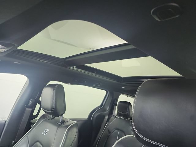 Used 2025 Chrysler Pacifica Limited FWD image 19