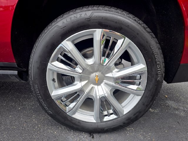 Used 2024 Chevrolet Suburban High Country AWD/4WD image 13