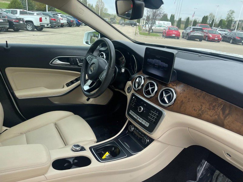 Used 2018 Mercedes-Benz GLA 250 w/ Premium Package image 10