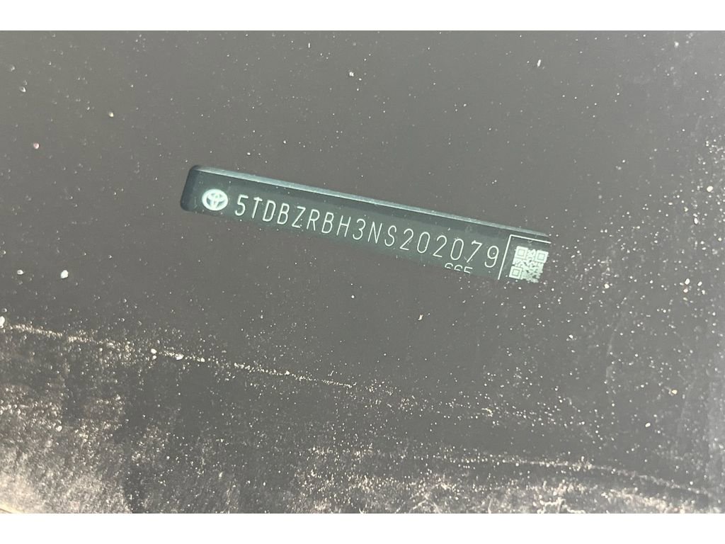 Used 2022 Toyota Highlander LE image 8