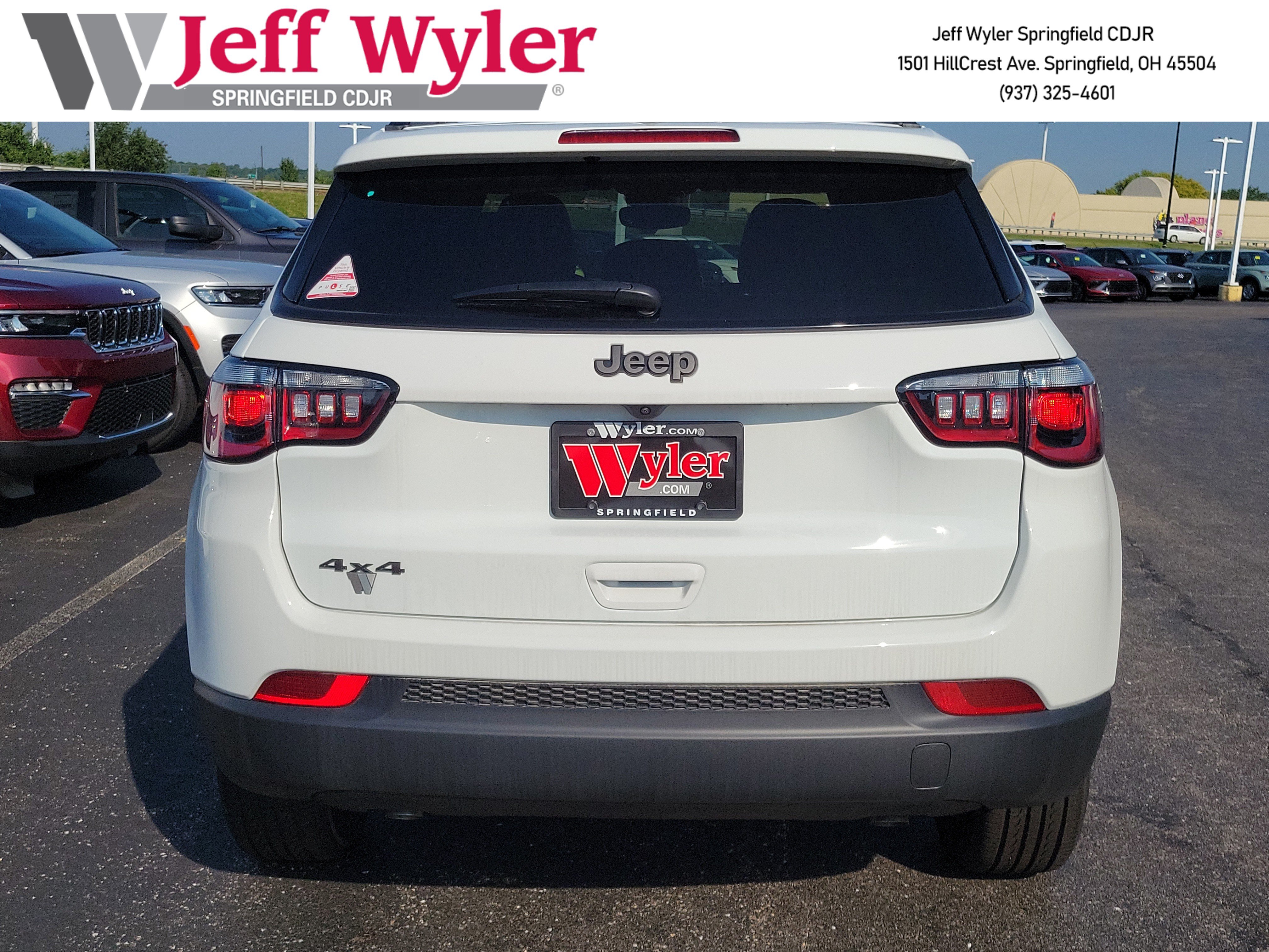 New 2026 Jeep Compass Latitude AWD/4WD image 4