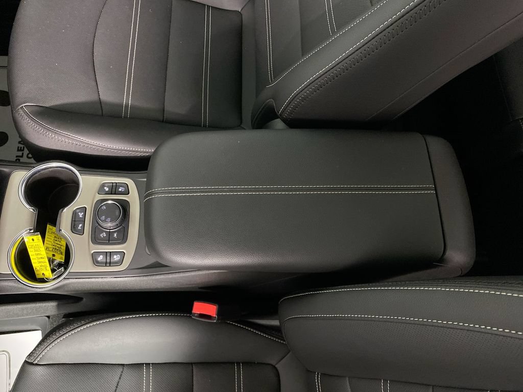 Certified 2023 GMC Terrain Denali w/ Denali Premium Package AWD/4WD image 20