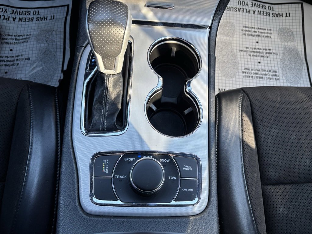 Used 2020 Jeep Grand Cherokee SRT image 17