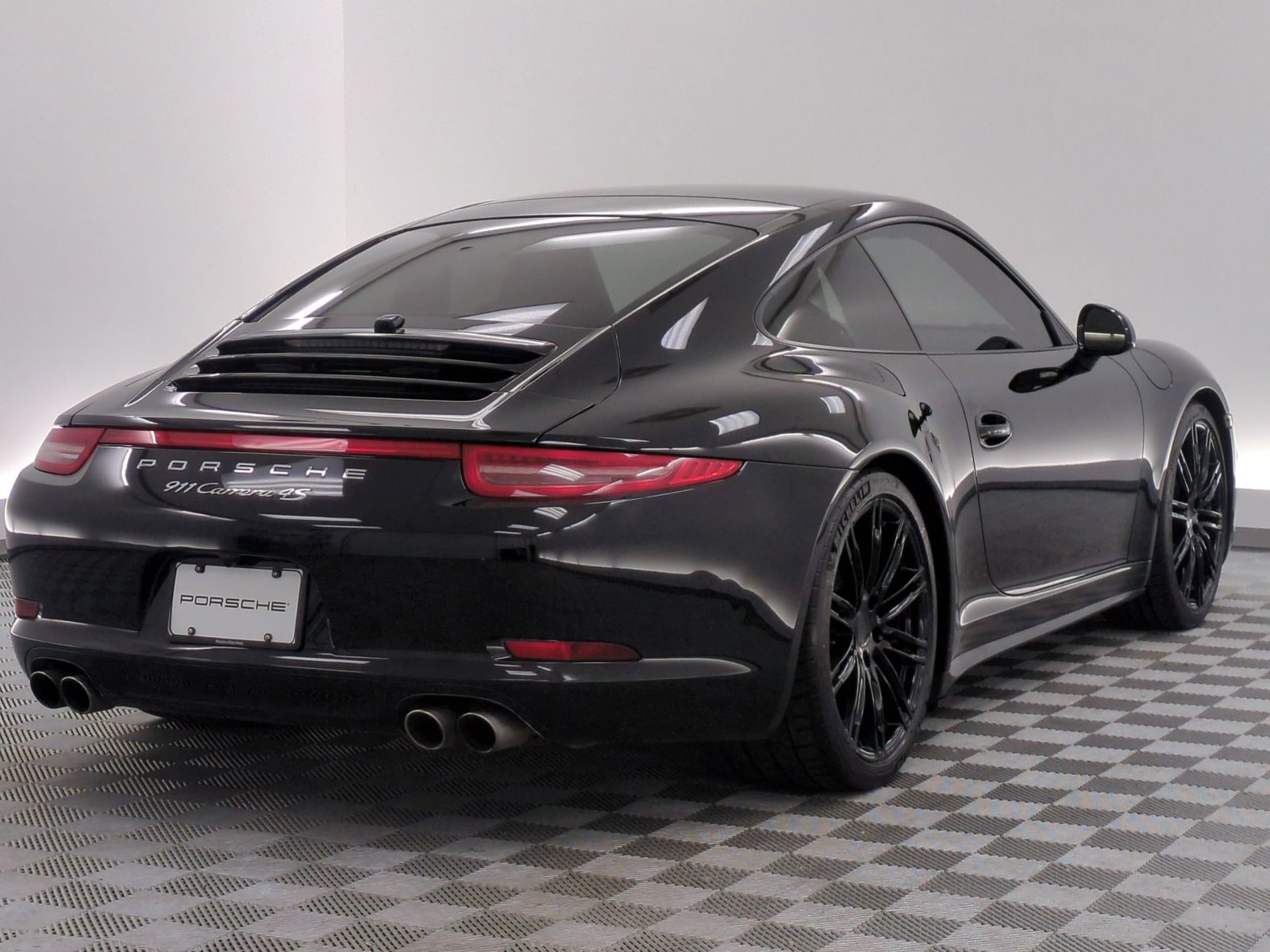 Used 2015 Porsche 911 Carrera 4S image 9