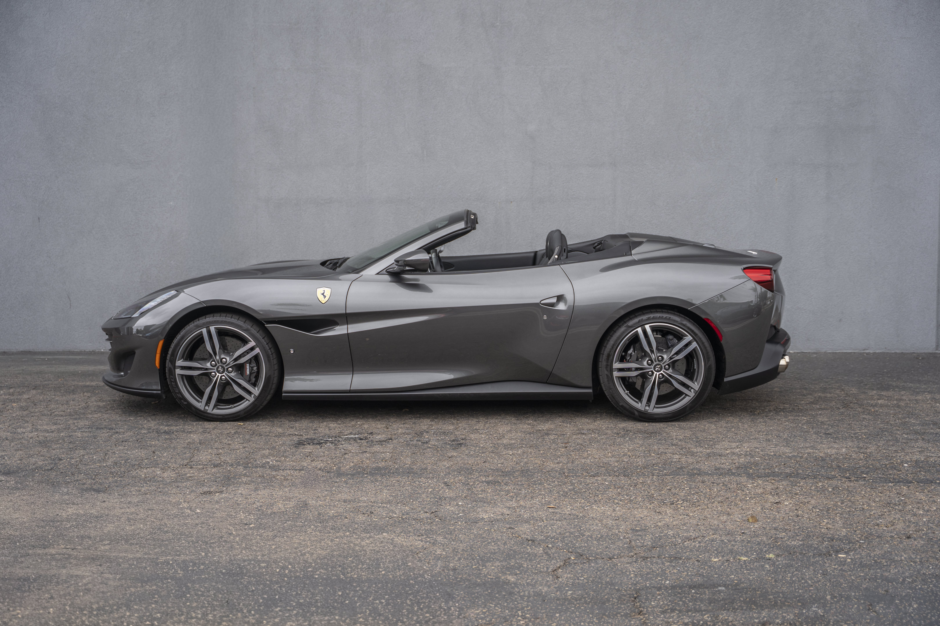 Used 2020 Ferrari Portofino RWD image 2