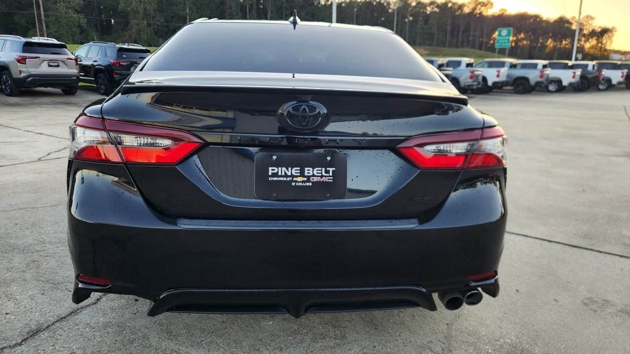 Used 2023 Toyota Camry SE FWD image 4