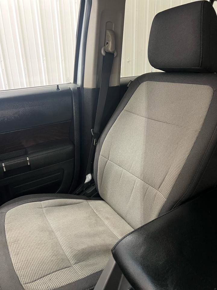 Used 2011 Ford Flex SEL image 18