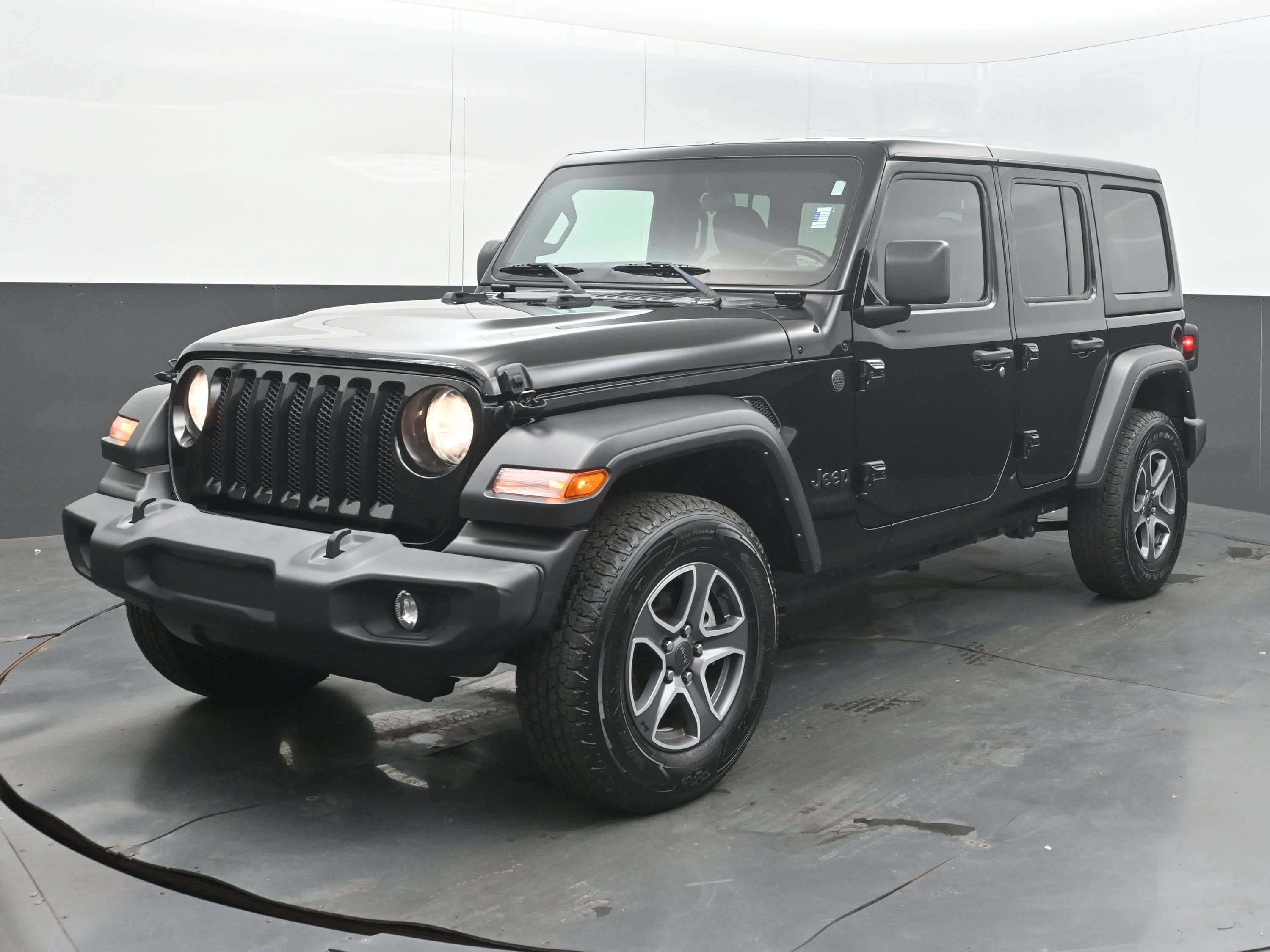 Used 2022 Jeep Wrangler Unlimited Sport AWD/4WD image 4