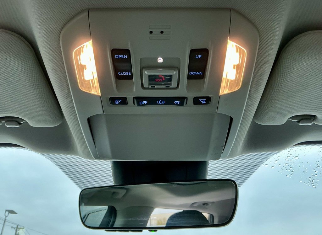 Used 2020 Toyota Highlander XLE image 33