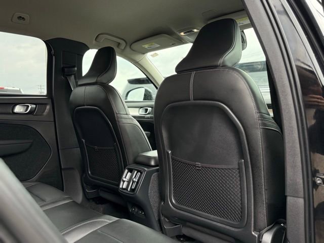 Used 2021 Volvo XC40 T5 Momentum image 19