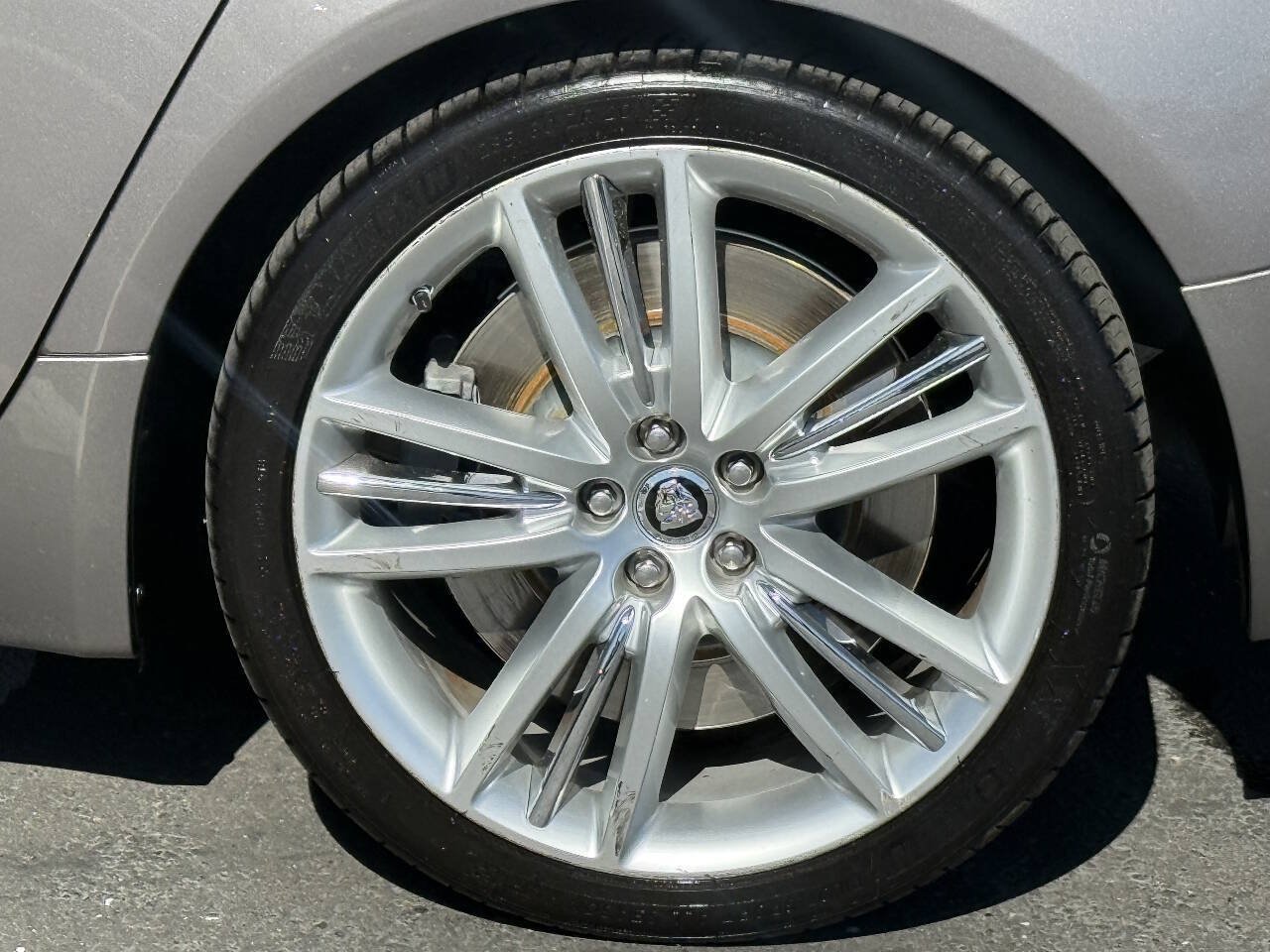 Used 2010 Jaguar XF Supercharged RWD image 13