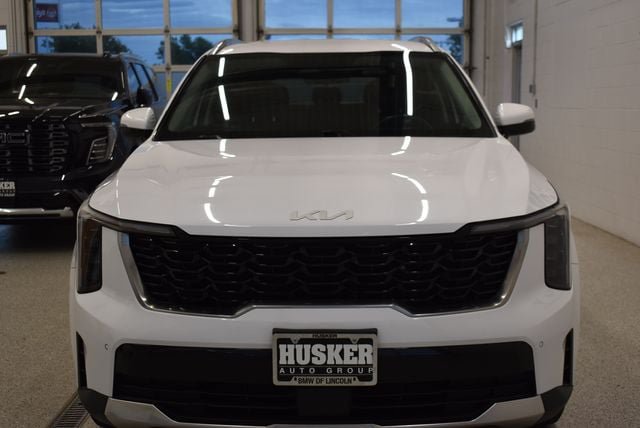 Used 2024 Kia Sorento S AWD/4WD image 3