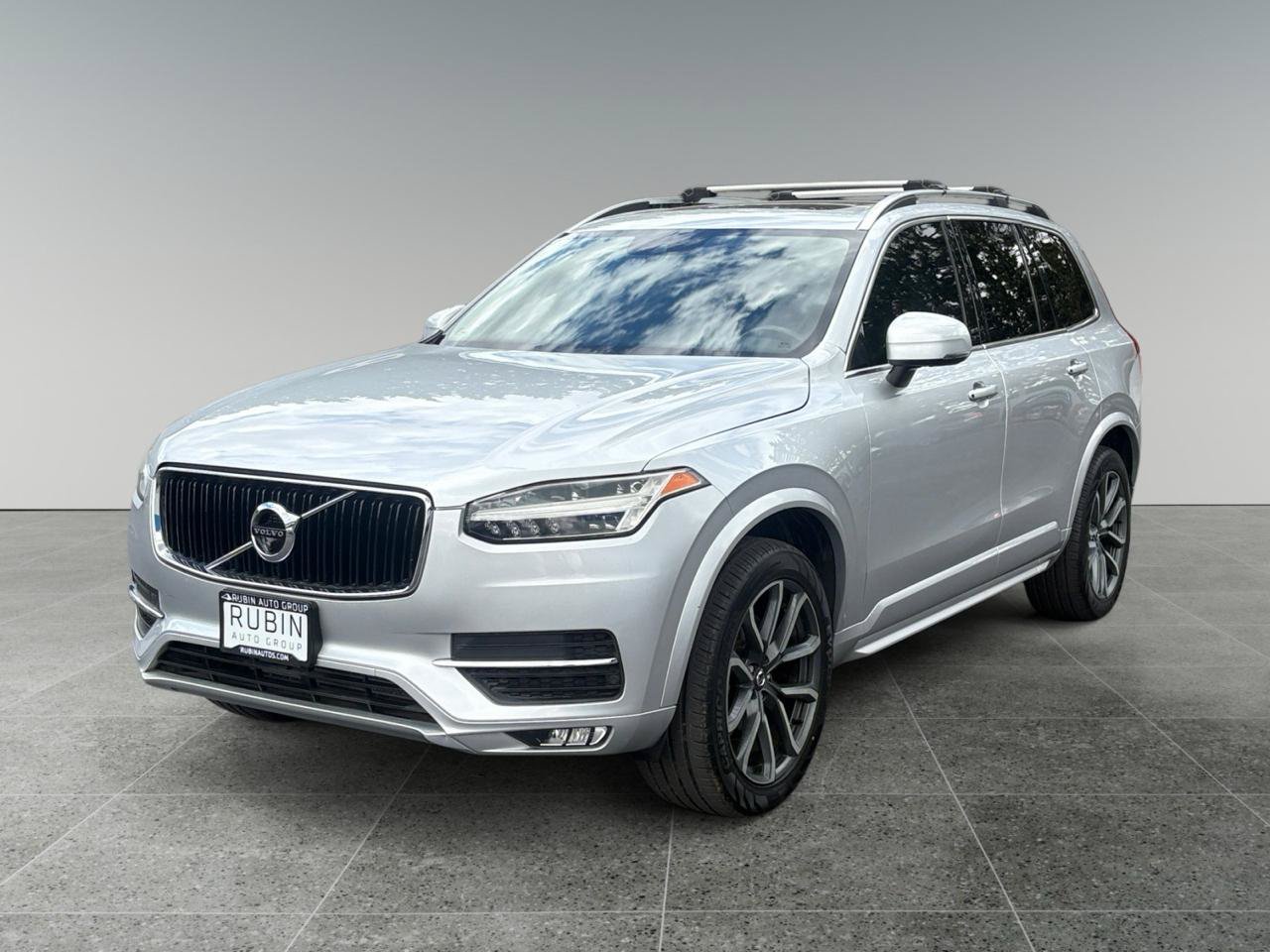 Used 2017 Volvo XC90 T6 Momentum w/ Vision Package AWD/4WD image 2