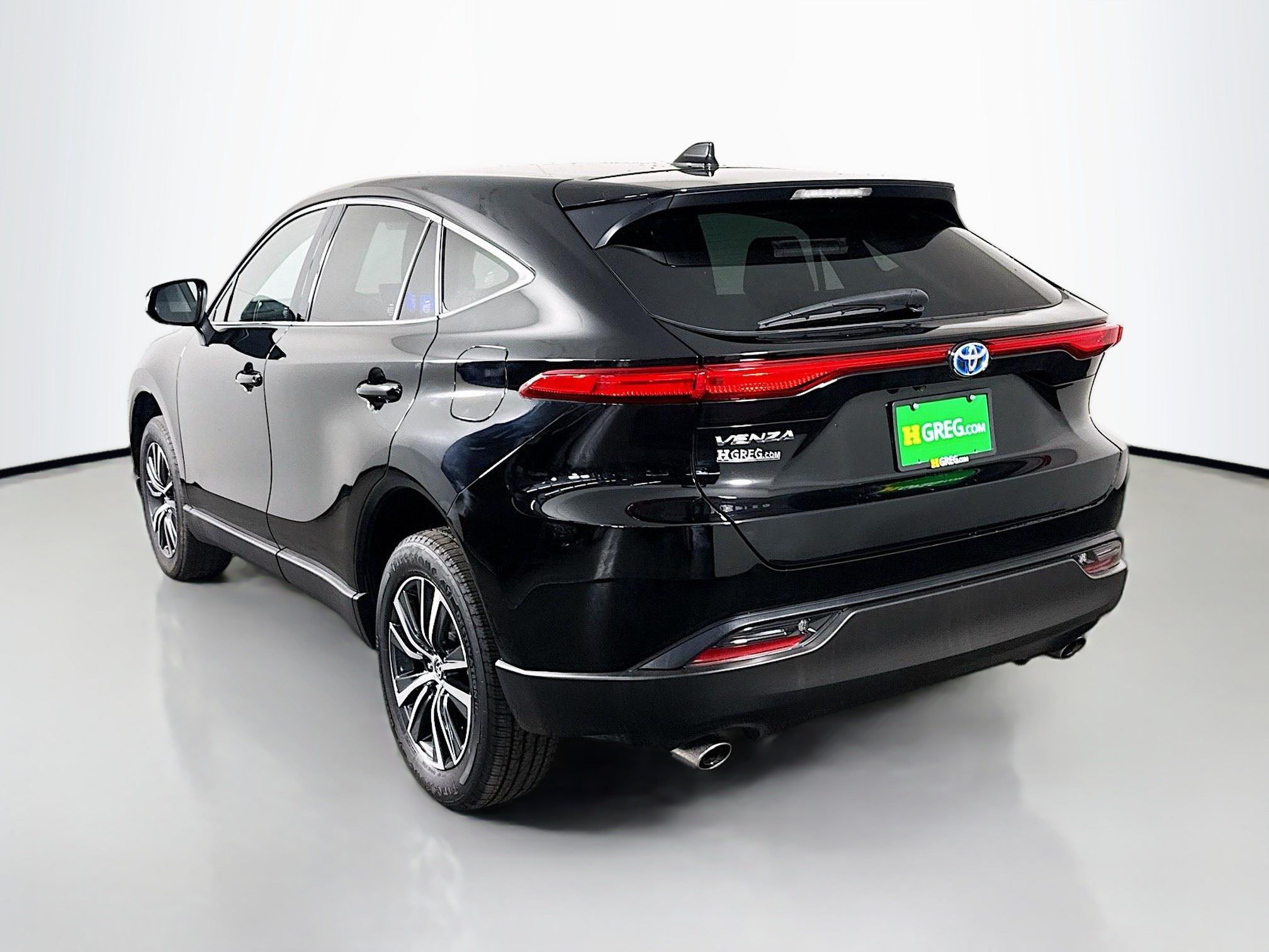 Used 2024 Toyota Venza LE AWD/4WD image 7