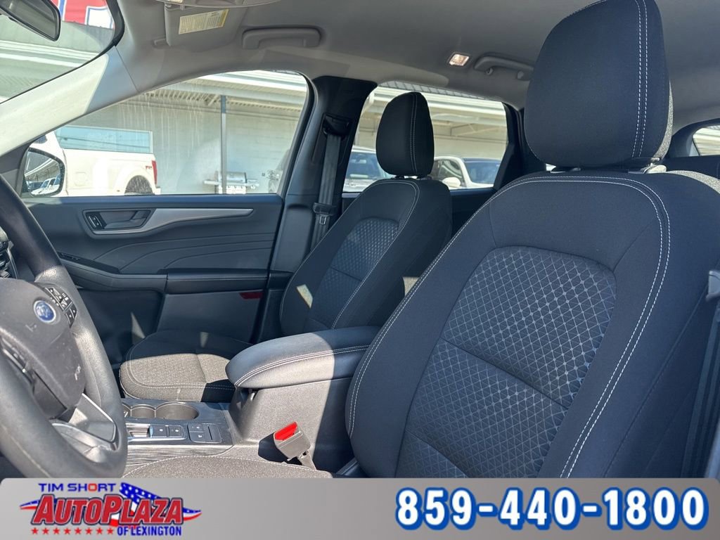 Used 2025 Ford Escape Active AWD/4WD image 27
