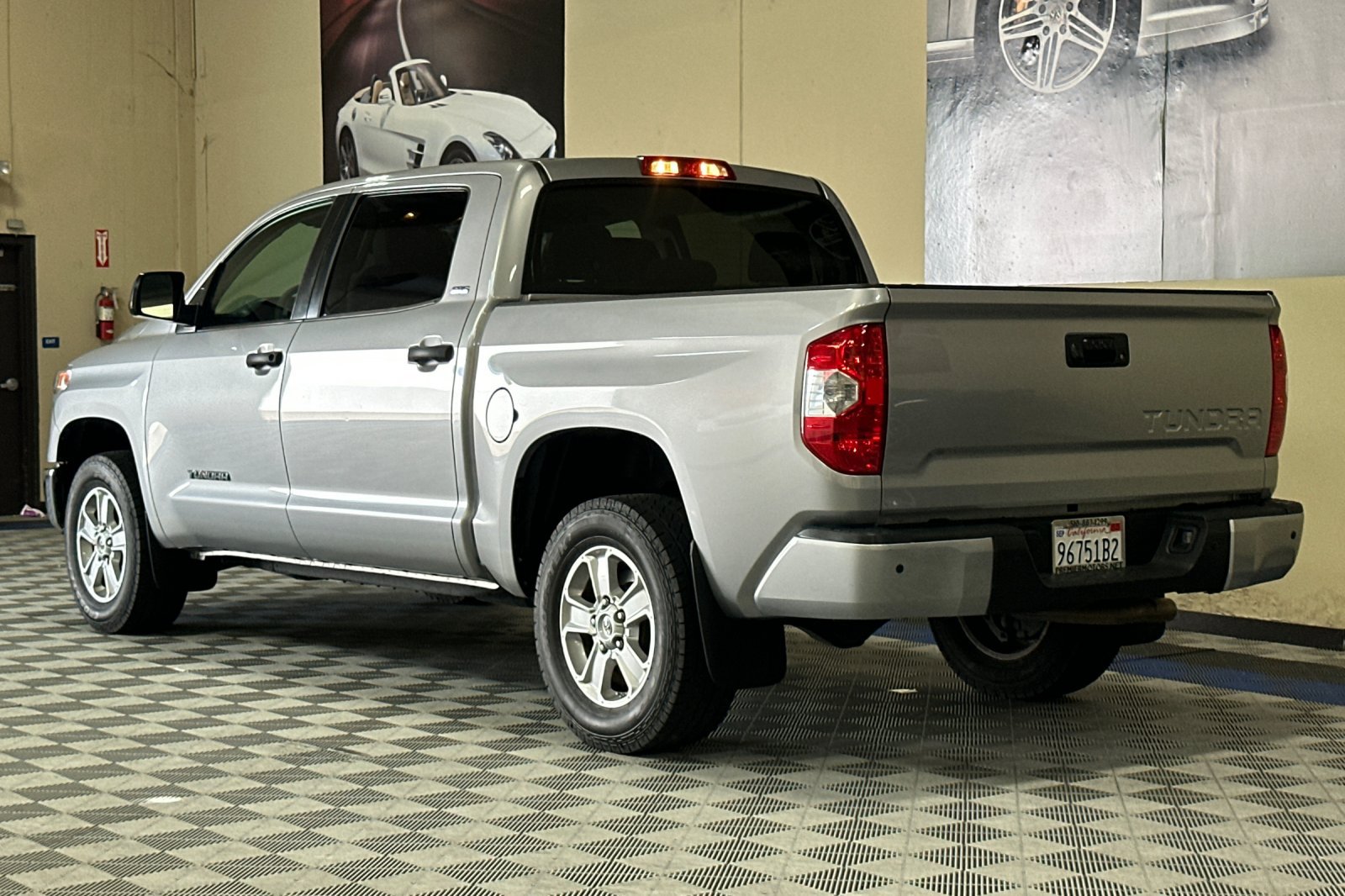 Used 2016 Toyota Tundra SR5 w/ SR5 Upgrade Package RWD image 6