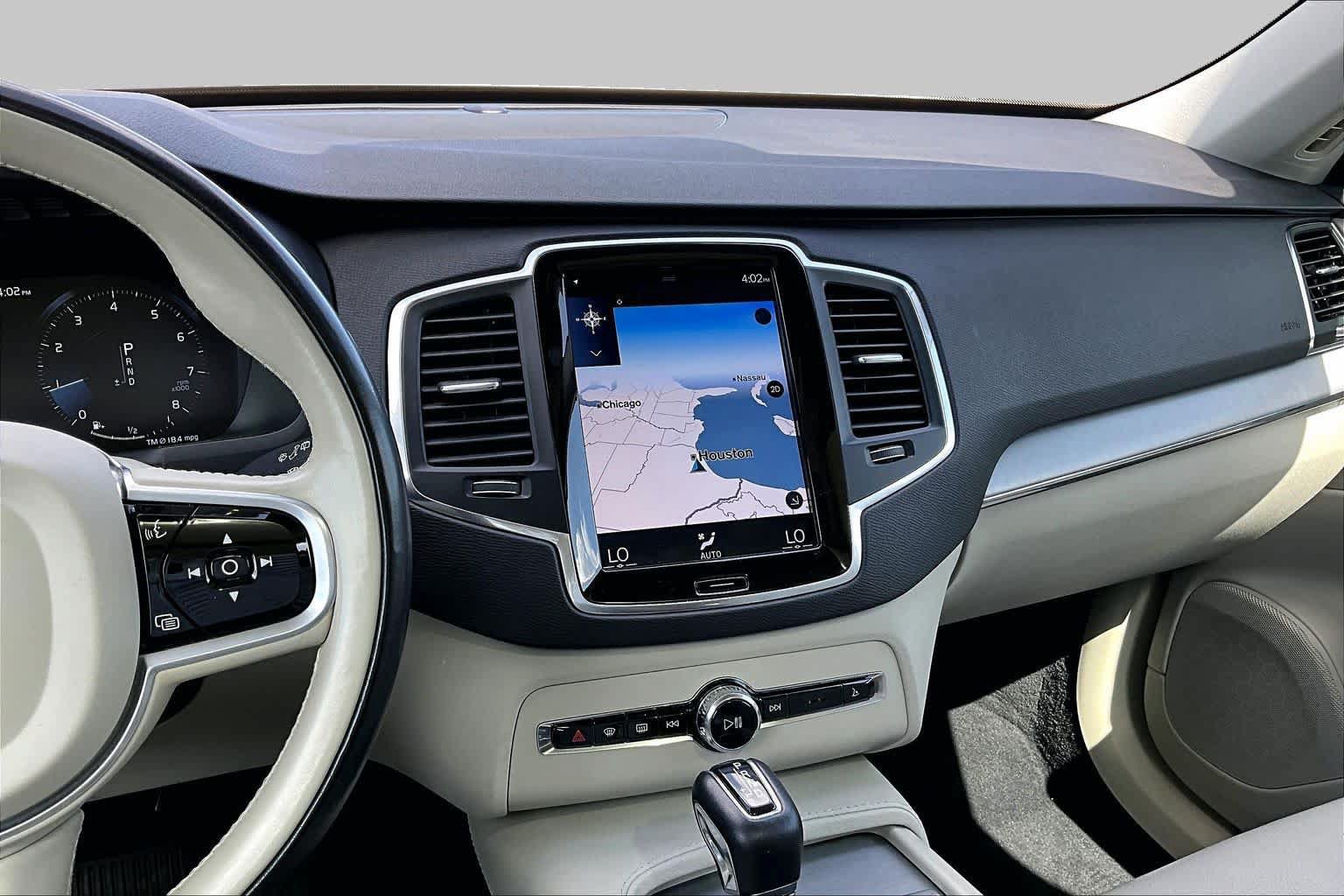 Used 2021 Volvo XC90 T5 Momentum w/ Protection Package Premier FWD image 7