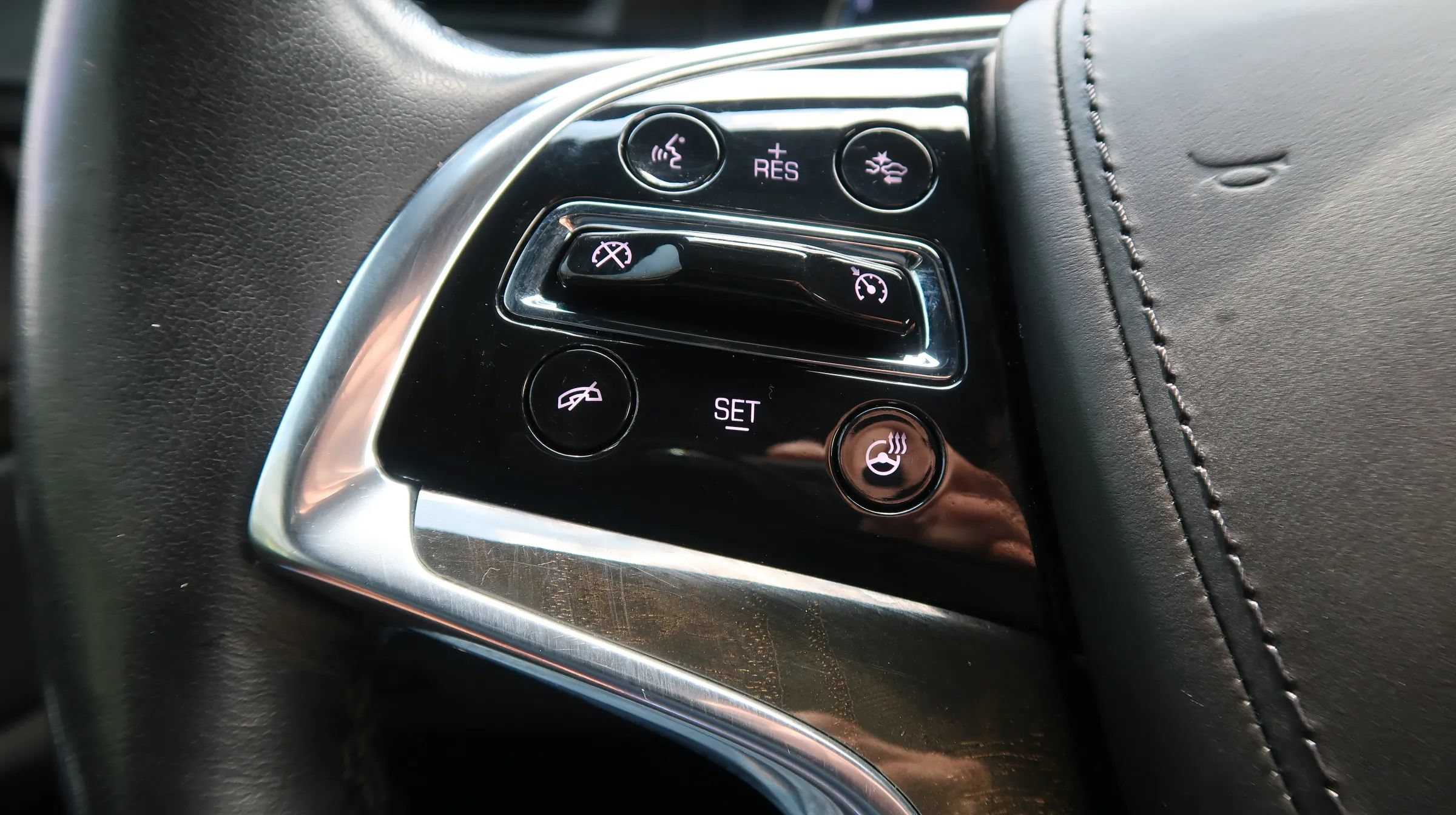 Used 2020 Cadillac Escalade Platinum AWD/4WD image 40