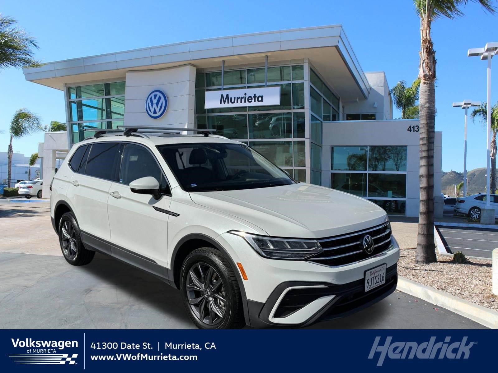 Certified 2023 Volkswagen Tiguan SE w/ Panoramic Sunroof Package image 1