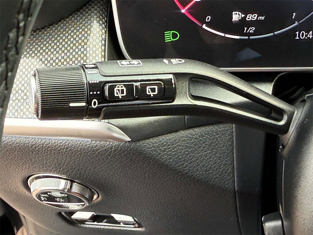 Used 2025 Mercedes-Benz GLC 350e 4MATIC image 22