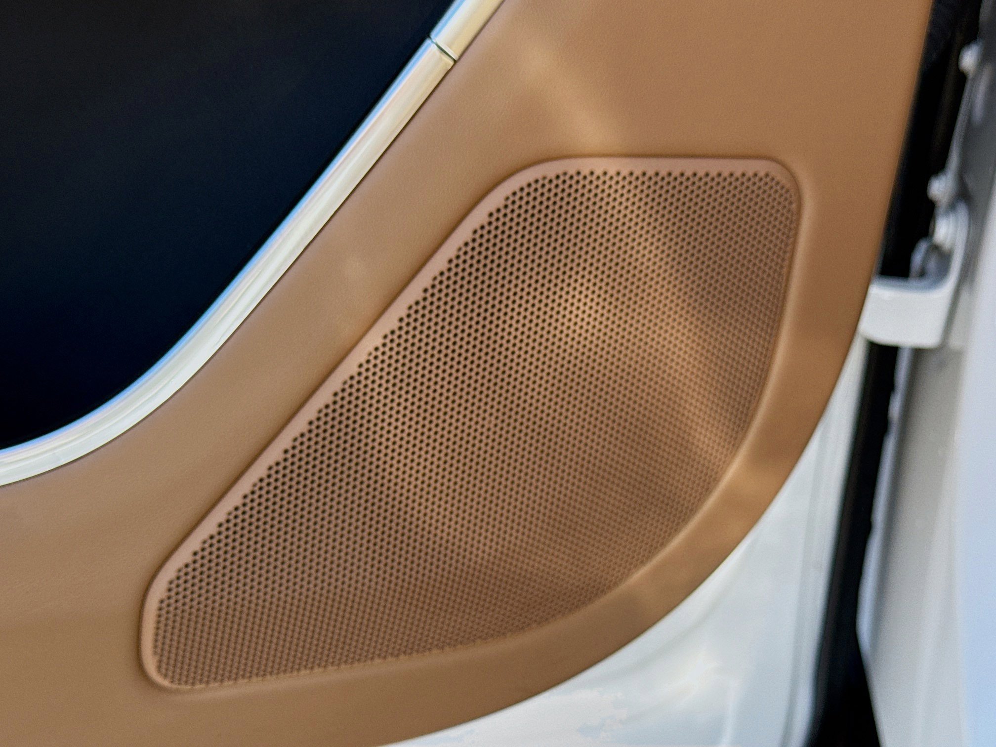 Used 2025 Land Rover Range Rover SE image 24