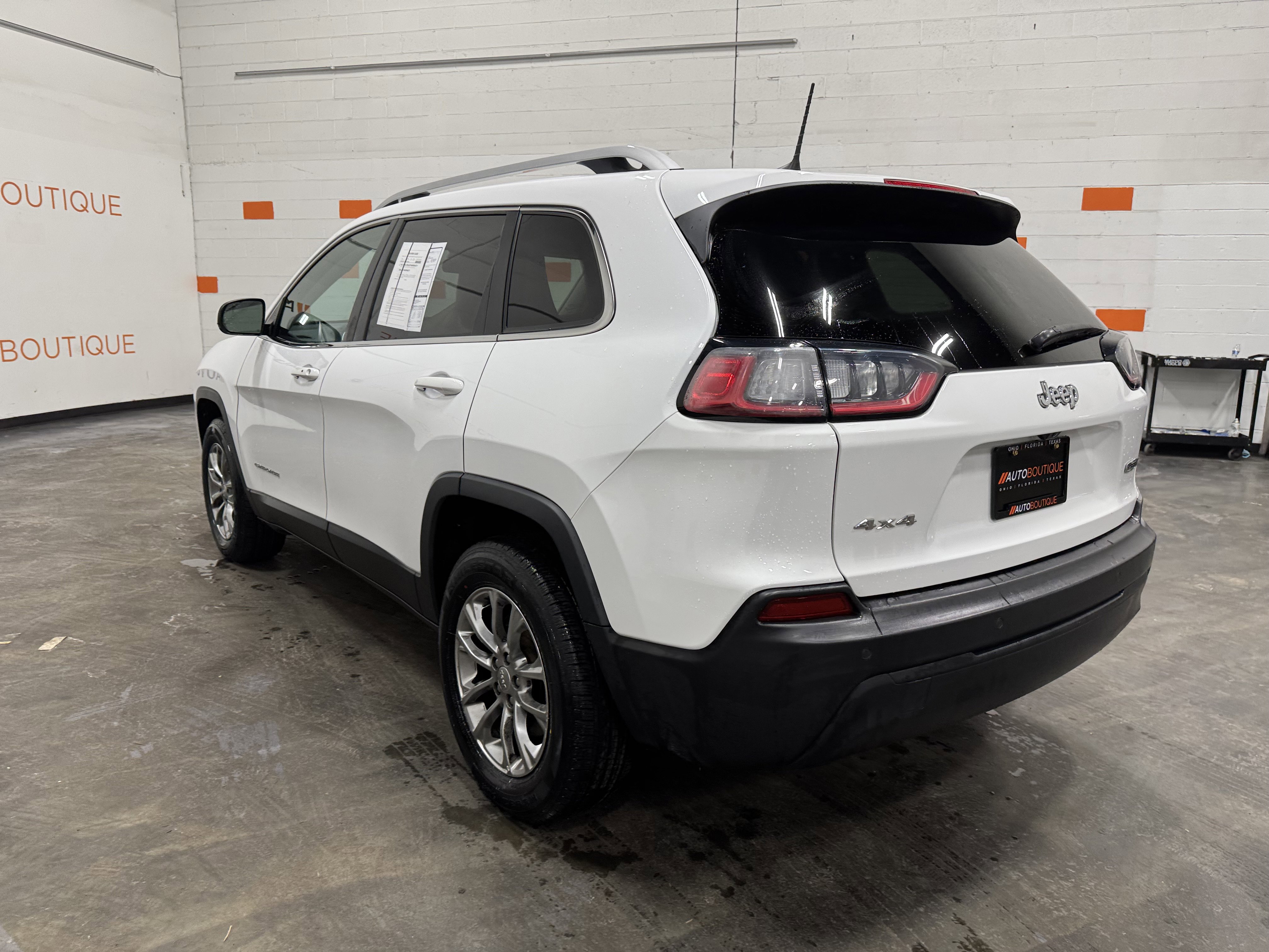 Used 2019 Jeep Cherokee Latitude Plus w/ Cold Weather Group image 14