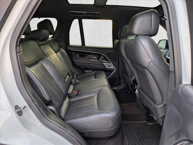 Used 2023 Land Rover Range Rover SE image 20