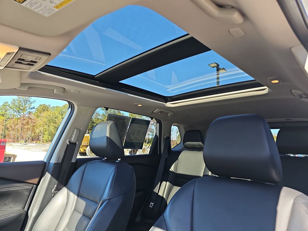 Used 2022 Nissan Rogue SV w/ SV Premium Package image 34