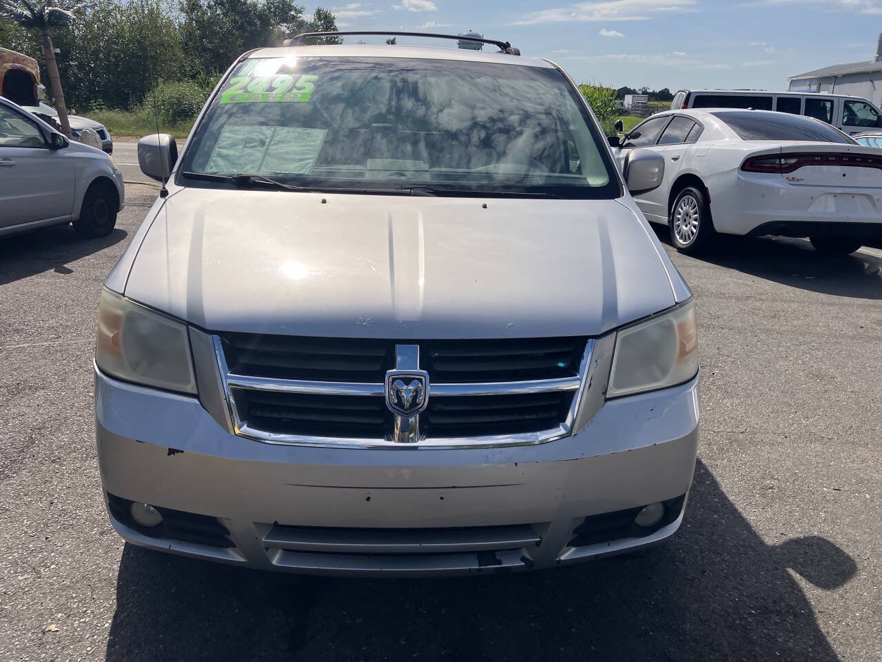 Used 2010 Dodge Grand Caravan SXT FWD image 4