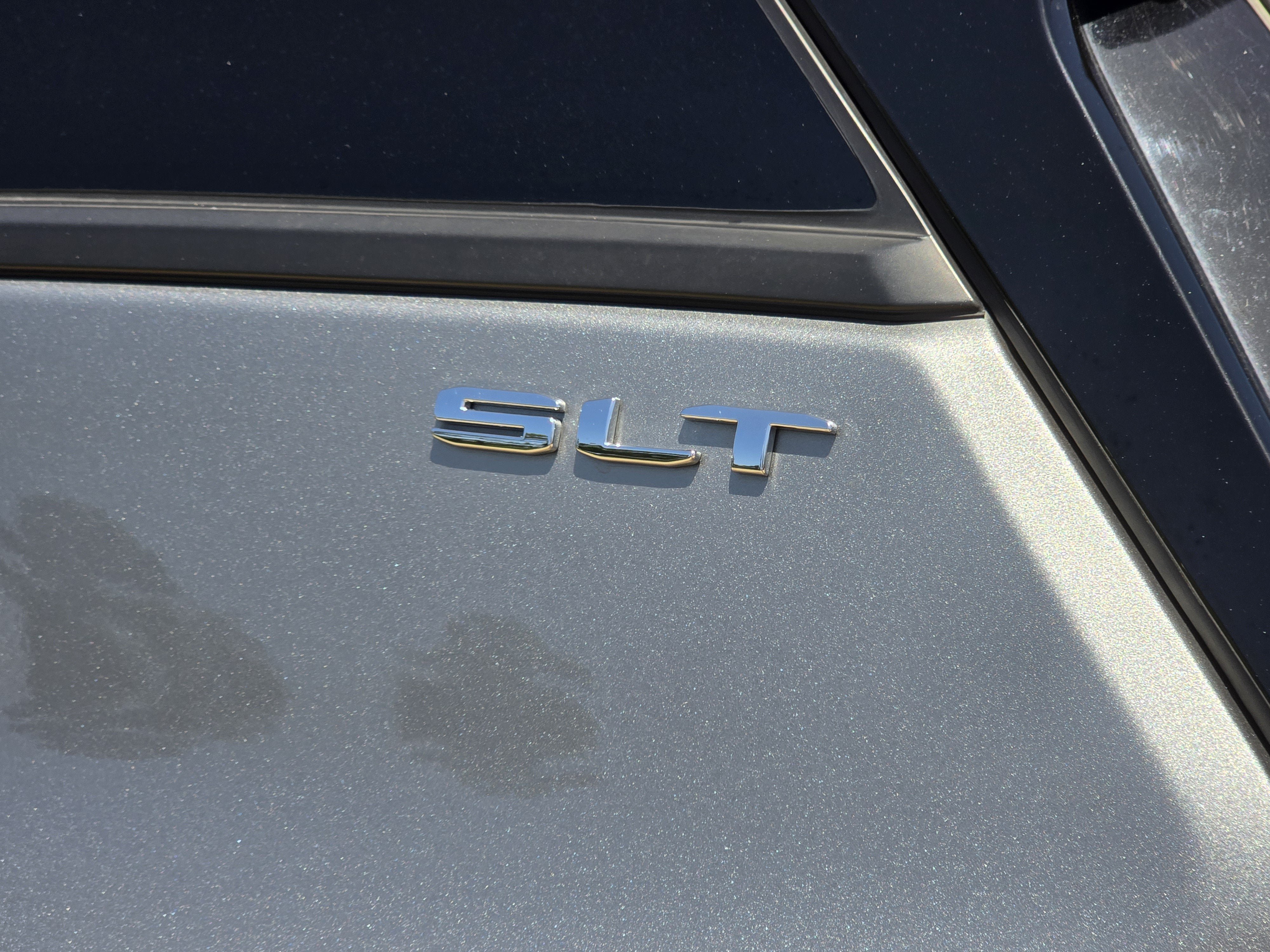 Used 2024 GMC Terrain SLT AWD/4WD image 7