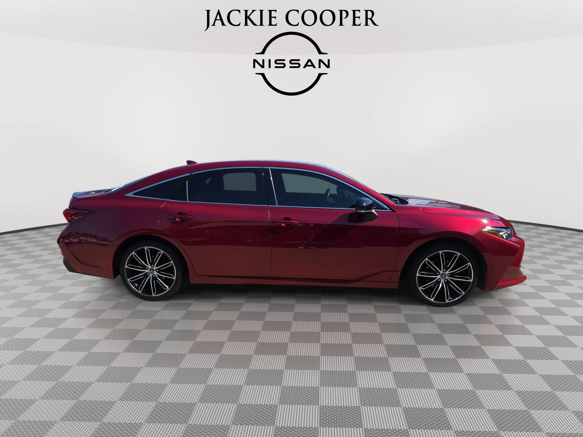 Used 2020 Toyota Avalon XSE FWD image 4