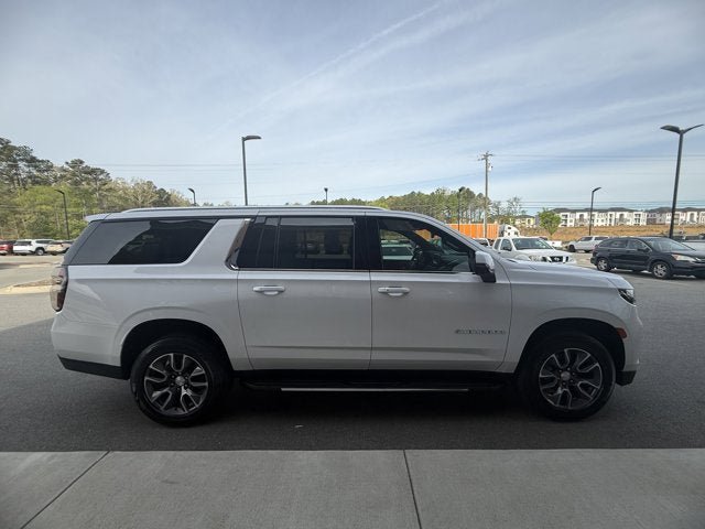 Used 2022 Chevrolet Suburban LT w/ Luxury Package AWD/4WD image 7