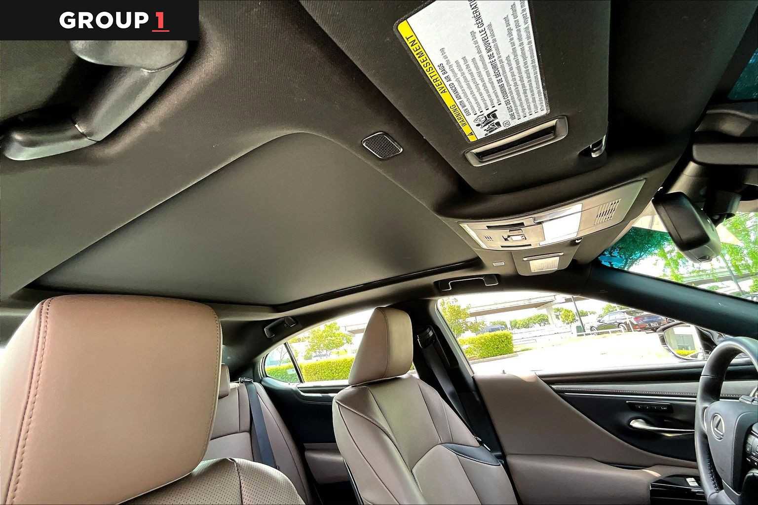 Used 2025 Lexus ES 350 w/ Premium Package image 12