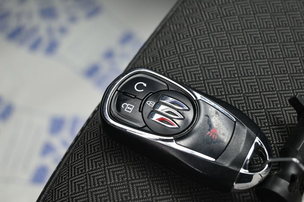 Used 2025 Buick Encore GX Preferred FWD image 27