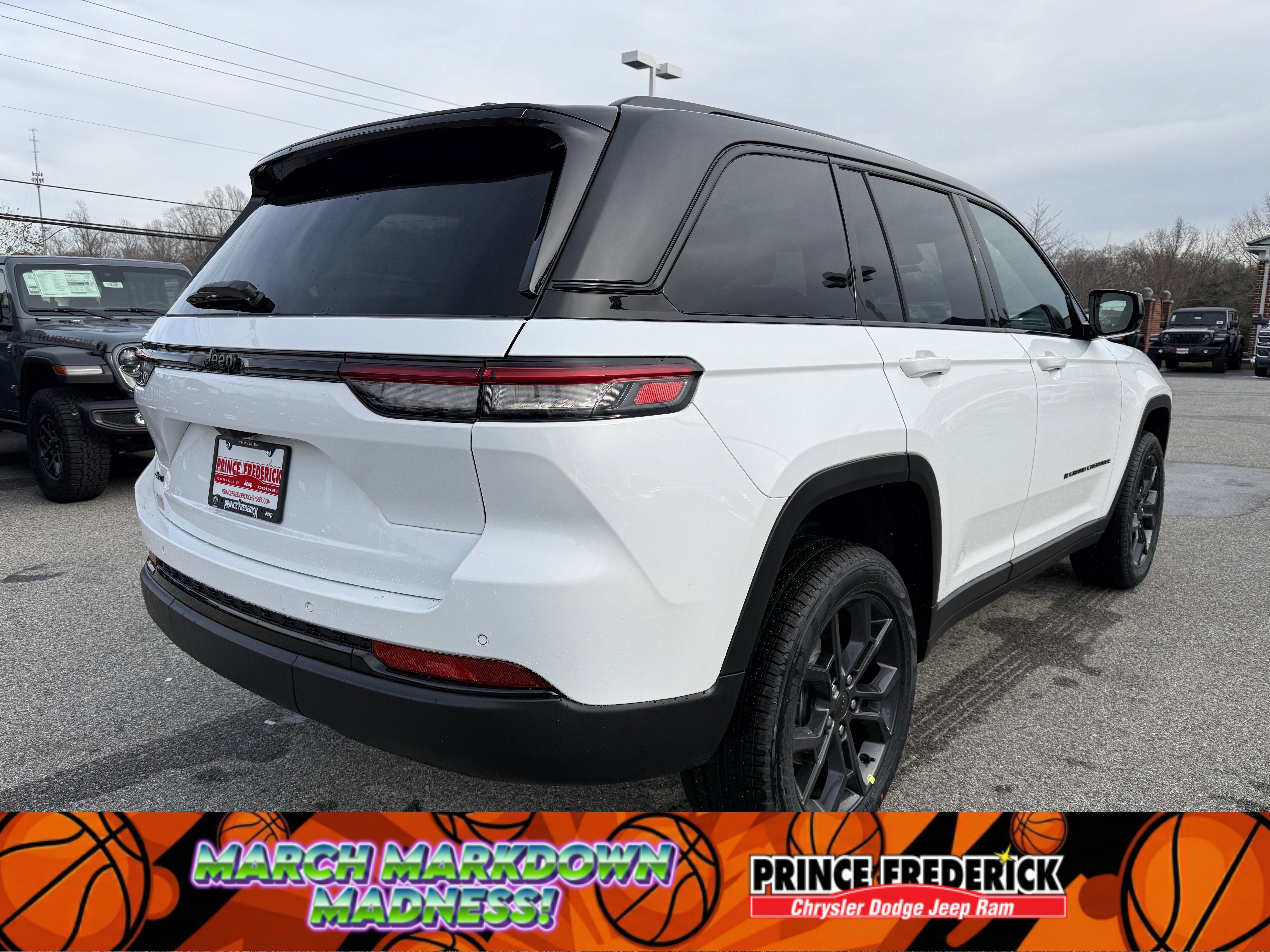 New 2025 Jeep Grand Cherokee Limited image 3