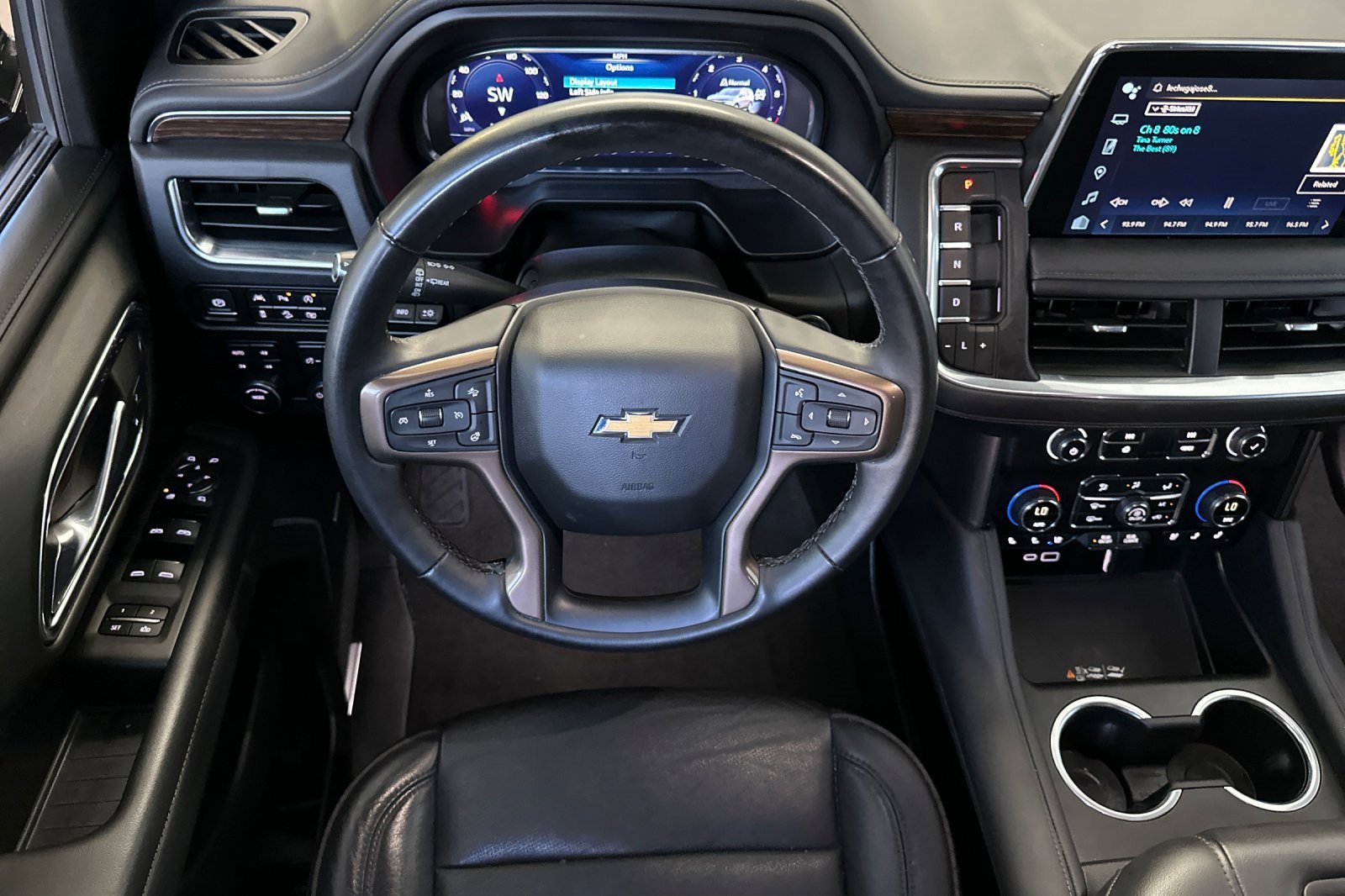 Used 2024 Chevrolet Tahoe High Country w/ Premium Package image 15