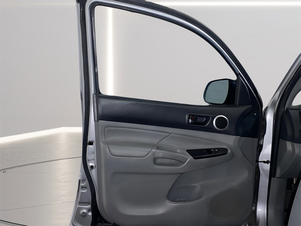 Used 2014 Toyota Tacoma 4x4 Access Cab V6 image 9