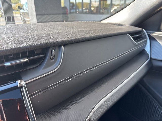 New 2025 Jeep Grand Cherokee Limited w/ Luxury Tech Group II image 22