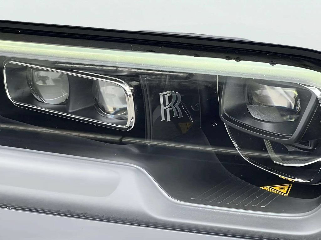 Certified 2022 Rolls-Royce Cullinan Black Badge w/ Dark Exterior Package AWD/4WD image 20