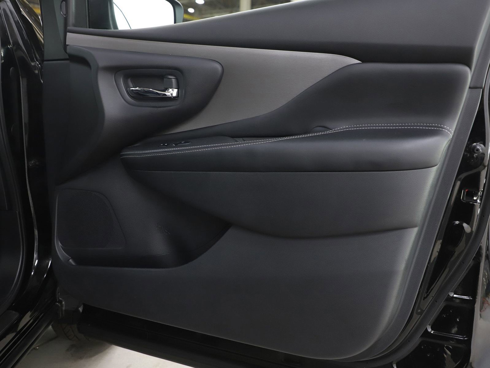 Used 2024 Nissan Murano SV w/ SV Midnight Edition Package AWD/4WD image 9