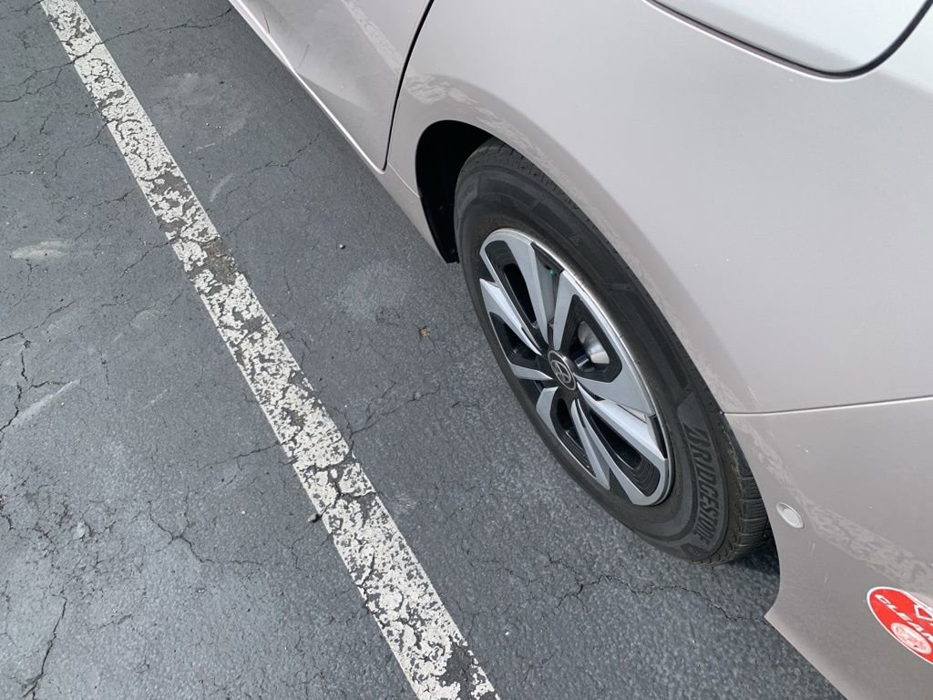 Used 2017 Toyota Prius Prime Advanced w/ Preferred Accessory Package image 12