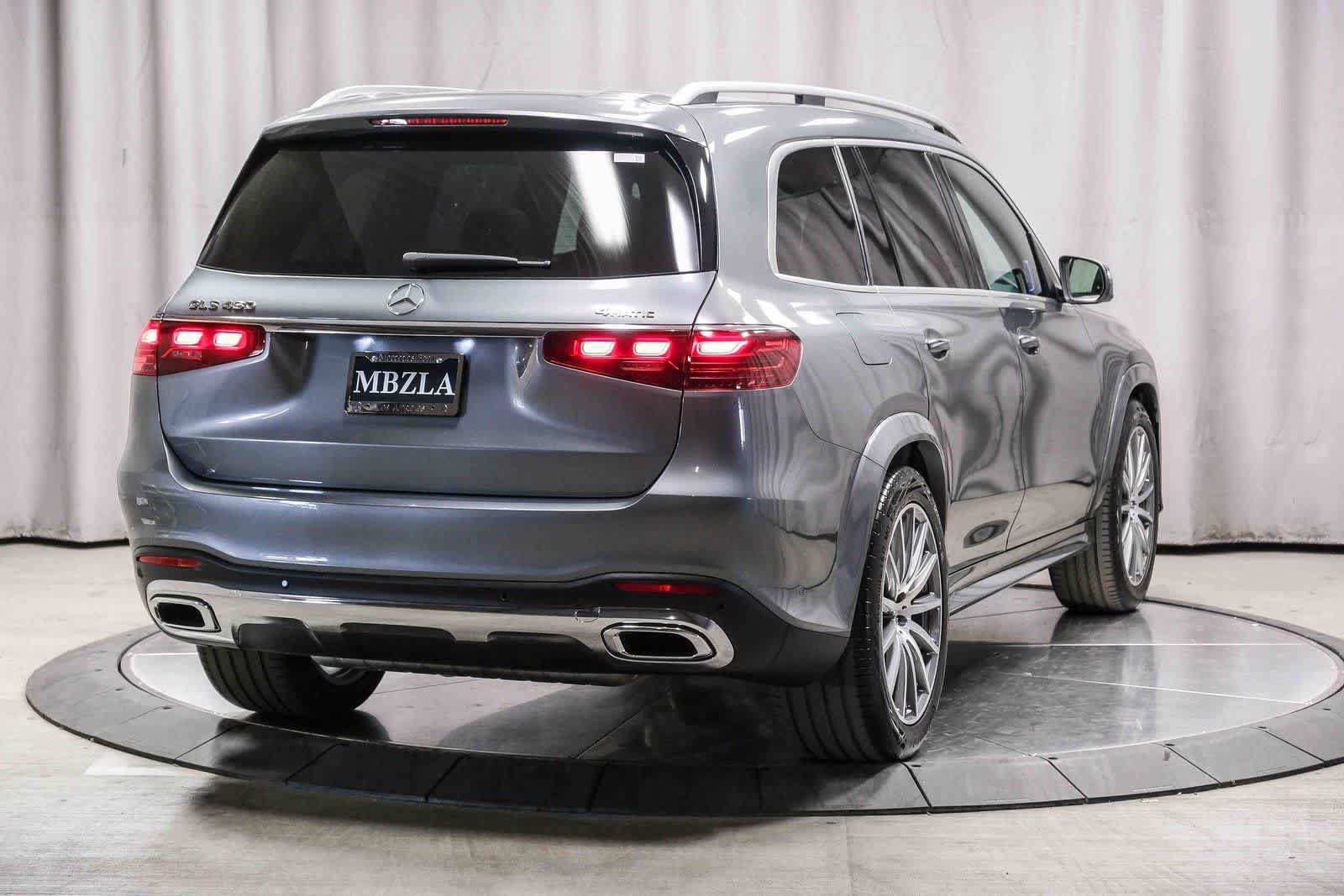 Used 2025 Mercedes-Benz GLS 450 4MATIC image 4