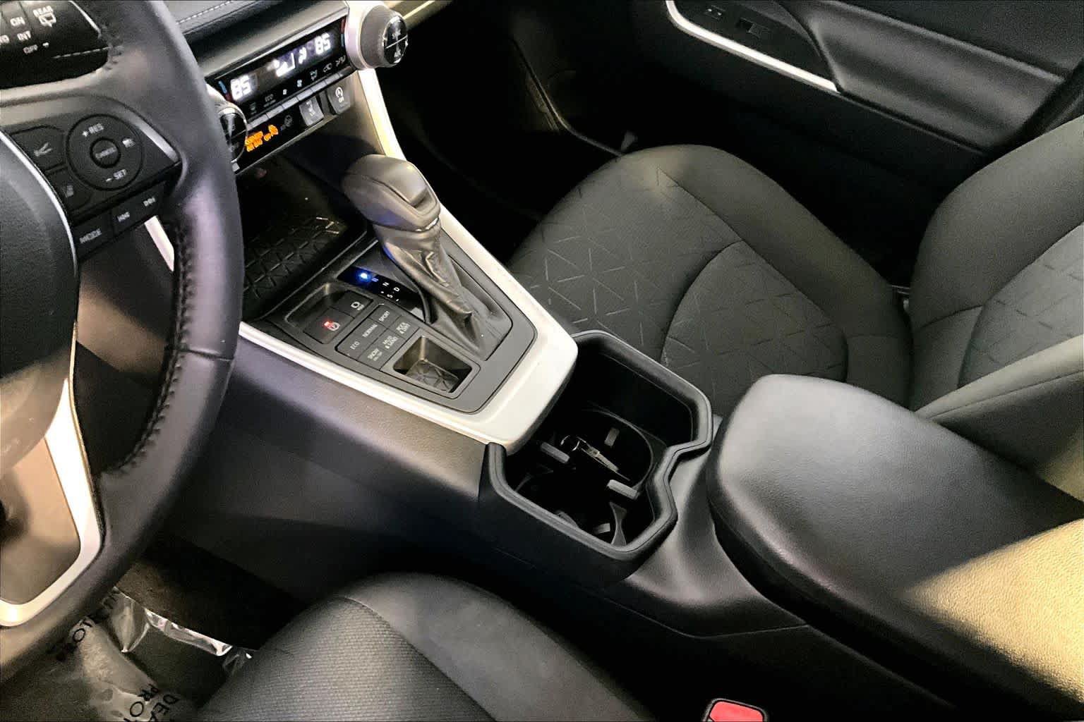 Used 2022 Toyota RAV4 XLE w/ Convenience Package AWD/4WD image 17