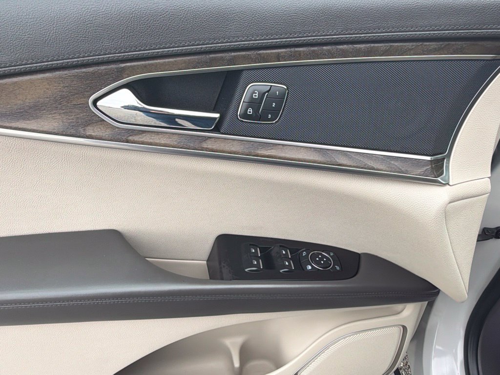Used 2019 Lincoln Nautilus Select FWD image 17
