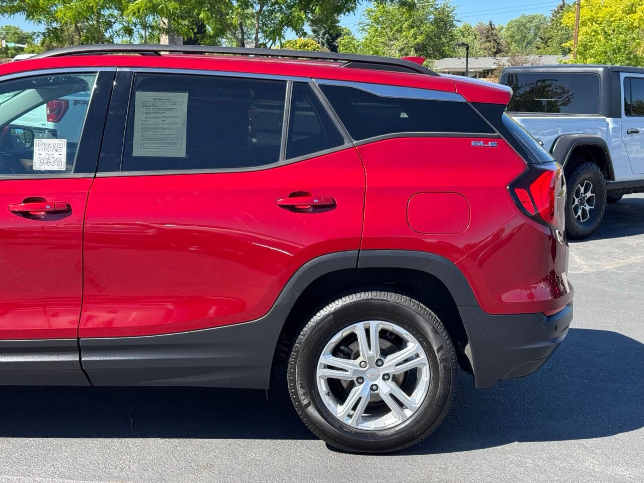 Used 2020 GMC Terrain SLE w/ Driver Convenience Package AWD/4WD image 11