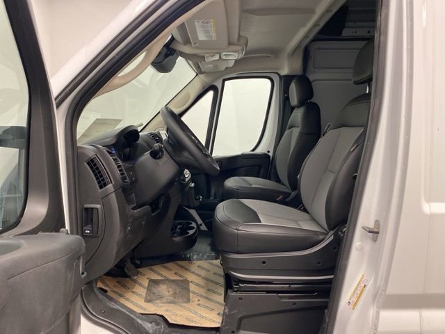 New 2025 RAM ProMaster 2500 w/ Convenience Group FWD image 9